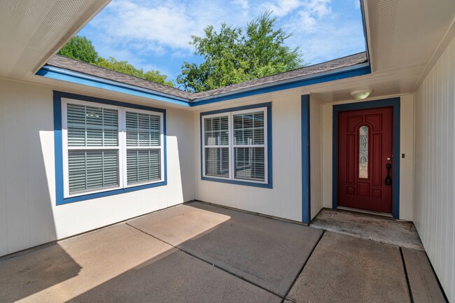 Building Photo - 13406 Splintered Oak Dr