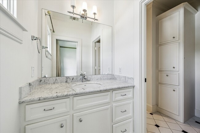 Building Photo - 4800 Palm St