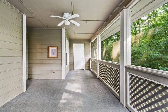 Building Photo - 1445 Oakridge Cir