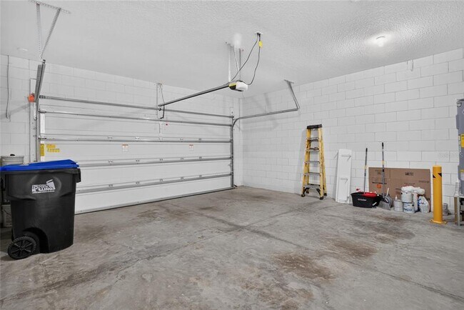Building Photo - 14656 Trapper Rd