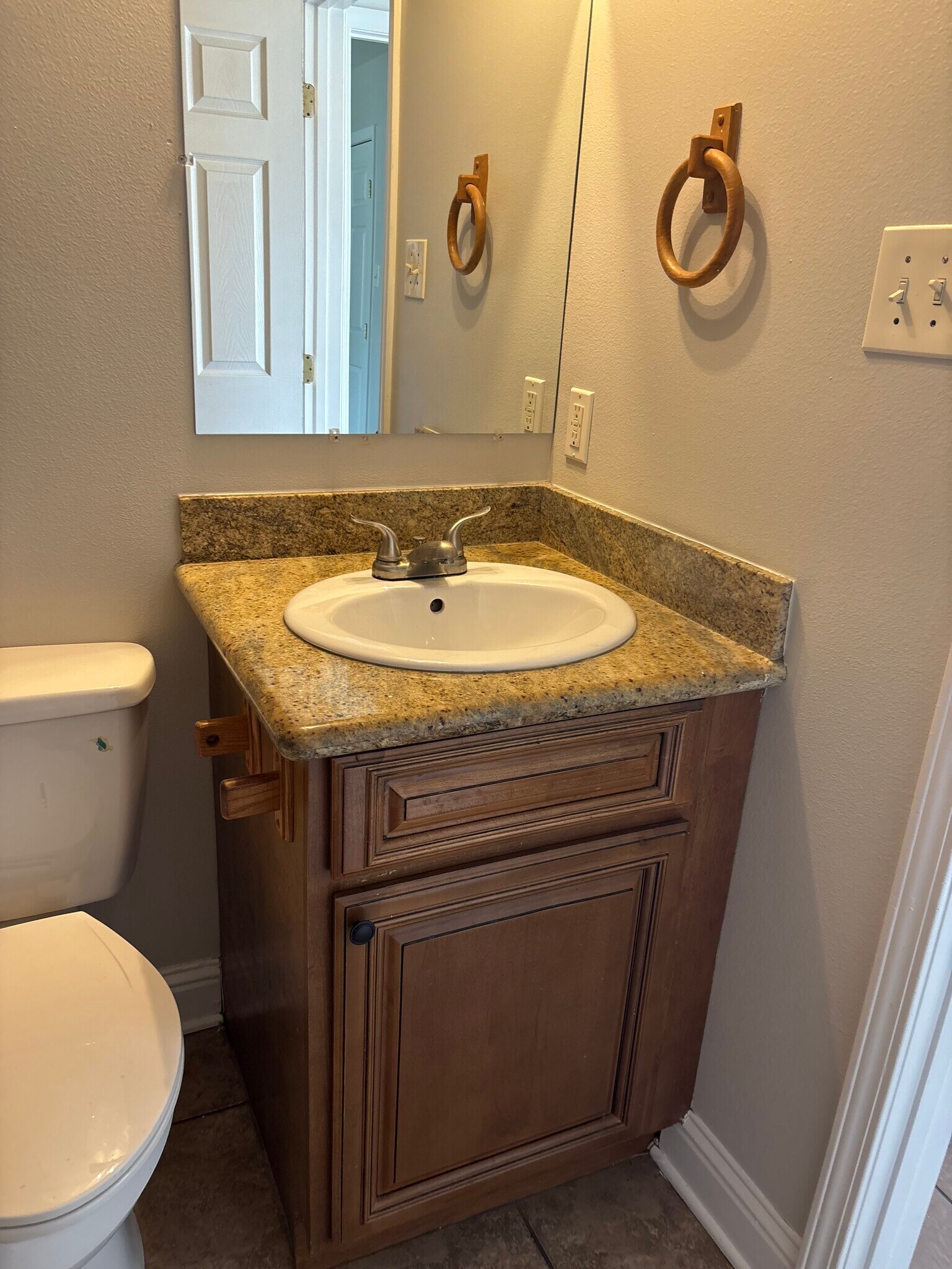 Building Photo - 2268 Pleasure St