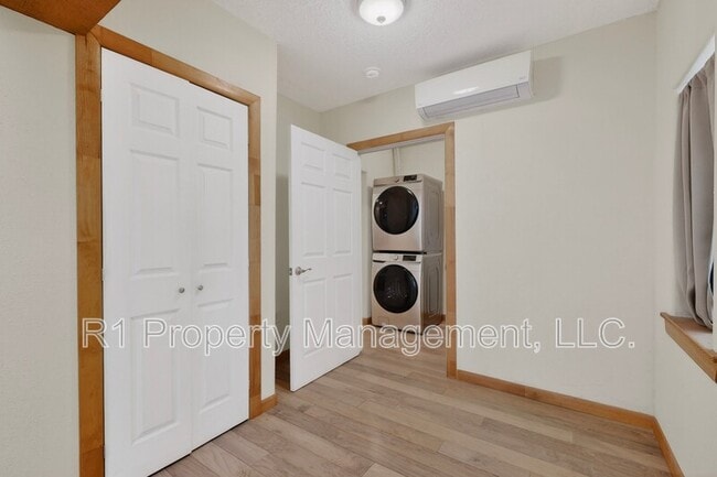 Building Photo - 515 Marble Ave