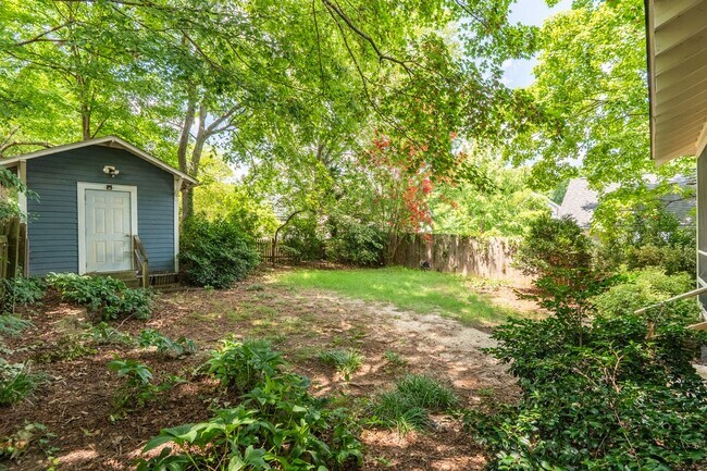Building Photo - Downtown Raleigh Bungalow: Available September 11th