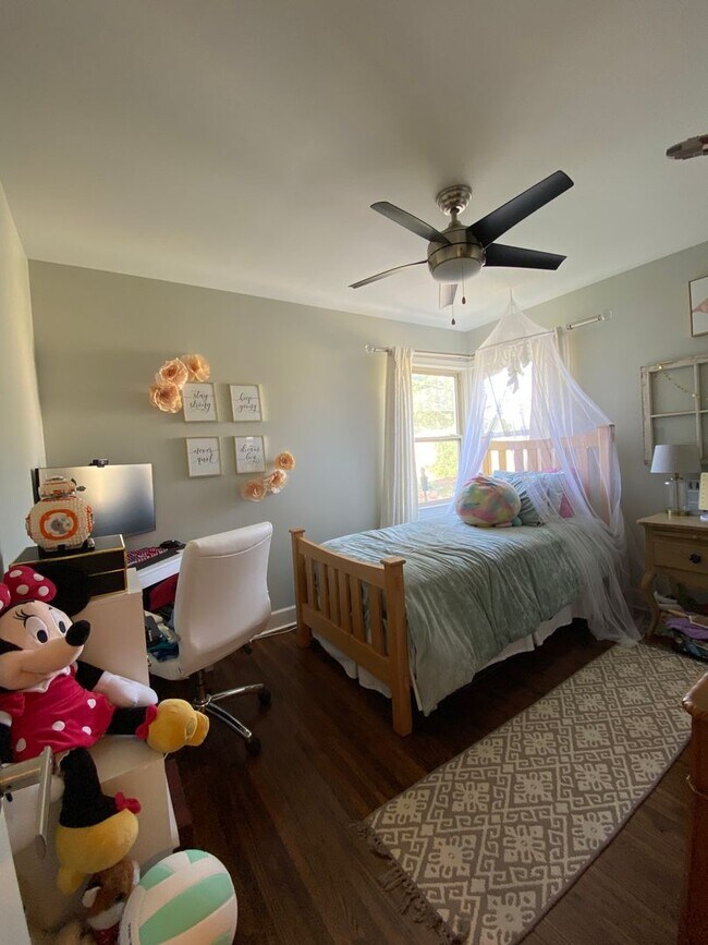 Building Photo - Darling renal in Lortondale