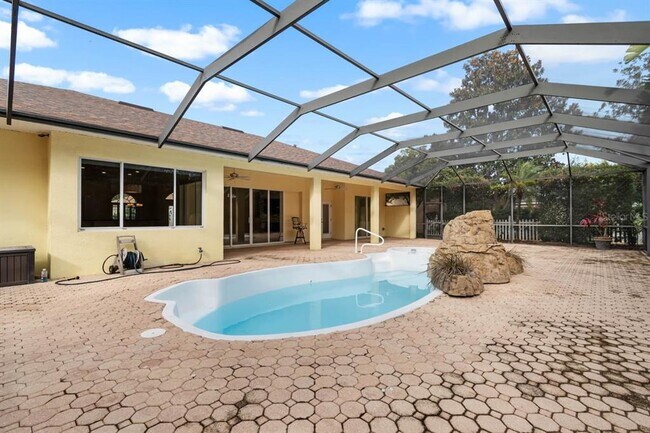 Building Photo - 3731 Gaviota Dr