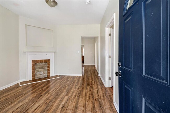 Building Photo - 1709 LeGrand Street