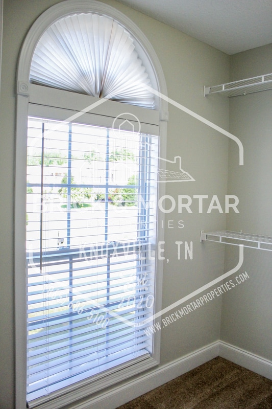 Building Photo - 5722 Rhyne Cove Ln