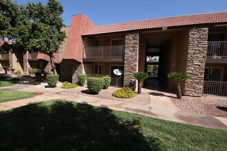 Building Photo - BELLA VITA CONDO - GUARD GATED - LOWER UNIT