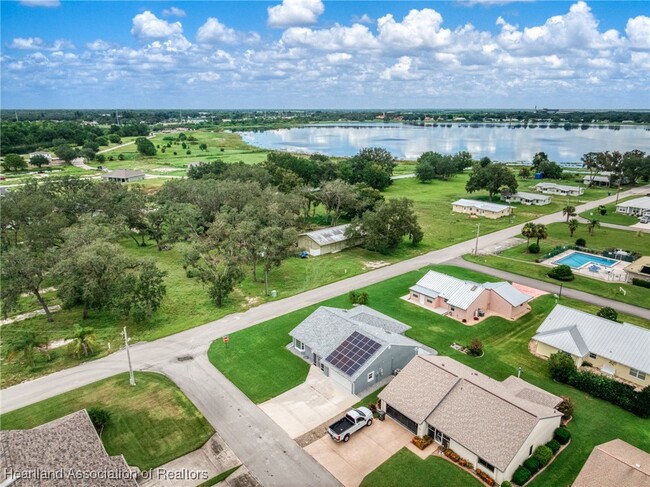 Building Photo - 360 Grove Cir
