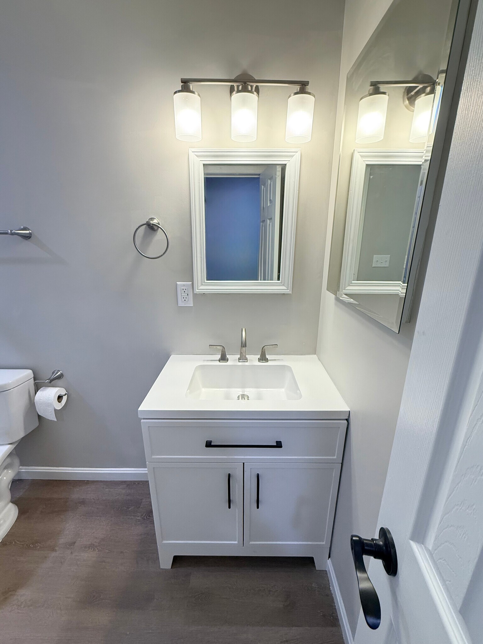 Building Photo - 737 Oak St