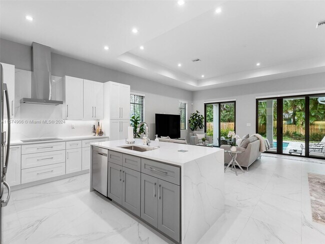 Building Photo - 1484 SW 32nd St