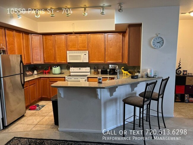 Building Photo - Spacious Two Bedroom Townhome