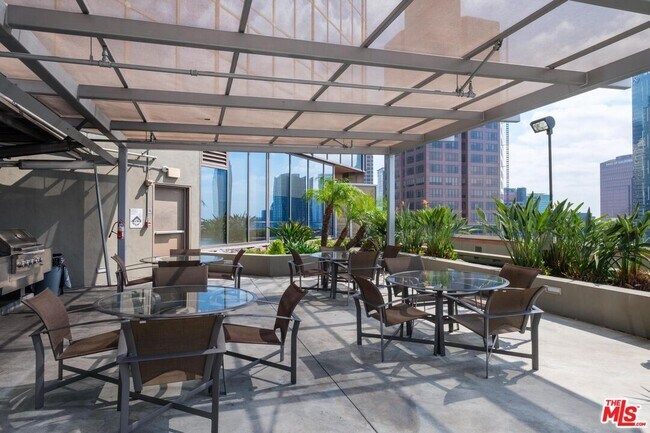 Building Photo - 1100 Wilshire Blvd