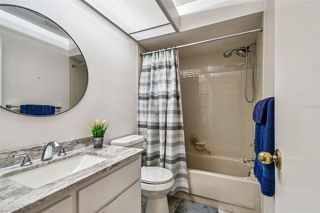 Building Photo - 7433 Greystone Dr