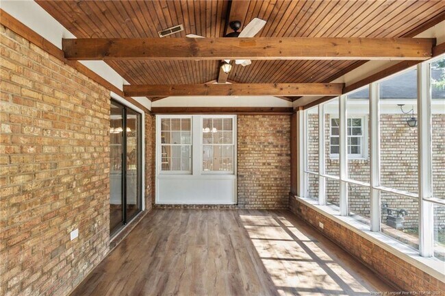 Building Photo - 309 Kenwood Dr