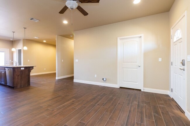 Building Photo - 9635 Mossberg St