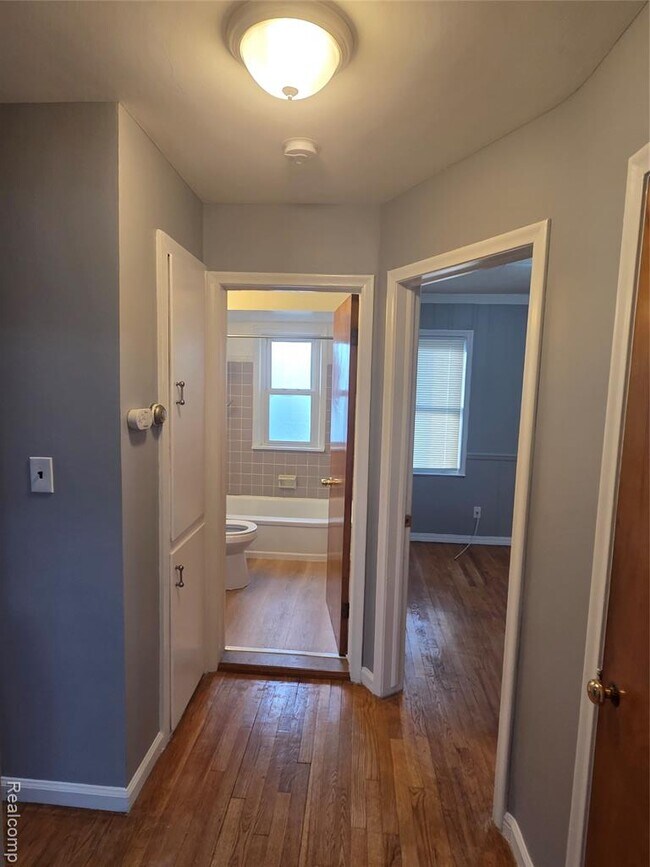 Building Photo - 1536 Hollywood St