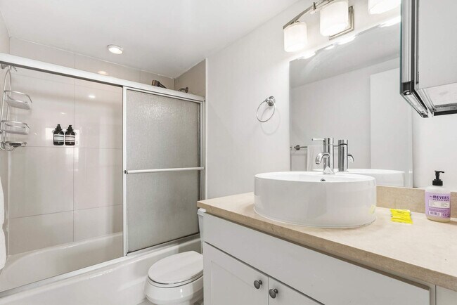 Building Photo - 5599 Collins Ave