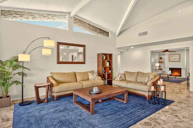 Building Photo - 1570 S La Verne Way