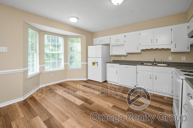Building Photo - 3020 Barlett Dr
