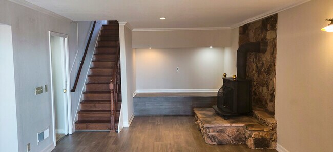 Entrance to Master Bedroom - 2043 Altamont Rd
