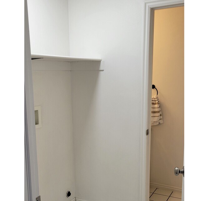 Building Photo - 545 W 600 N