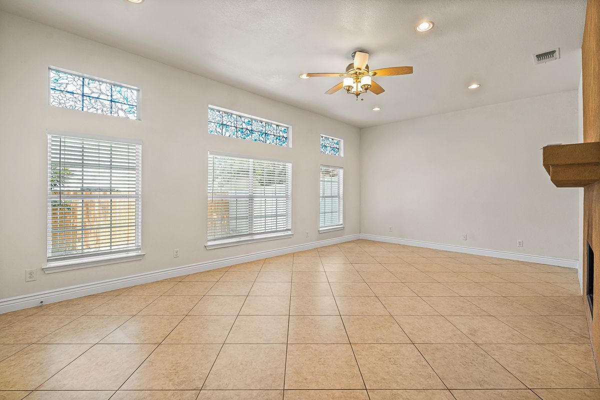 Building Photo - 9130 Windgarden Cir