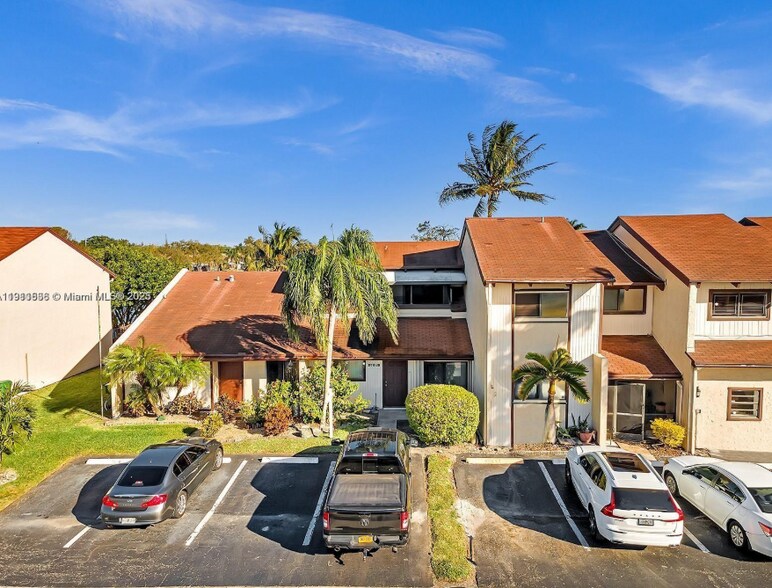 Primary Photo - 2701 SW 58th Mnr