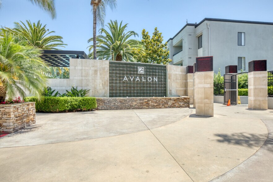 Building Photo - 250 S San Fernando Blvd