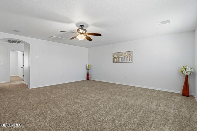 Building Photo - 520 Gomez Rd