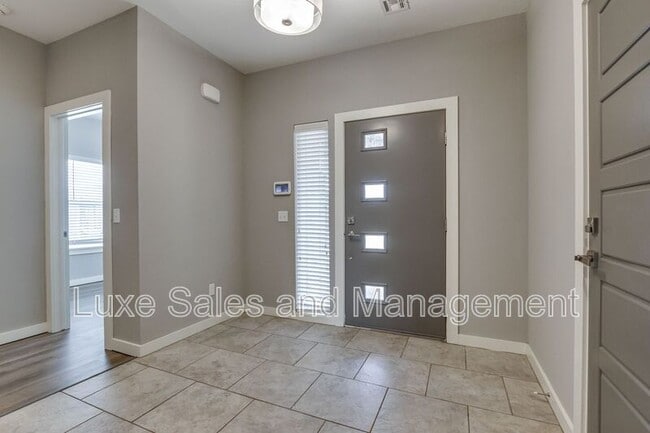 Building Photo - 9428 NW 91st St