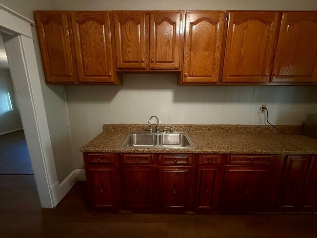 Building Photo - Classic 3/2 Farmhouse Charm with Modern Comfort & Room to Breathe