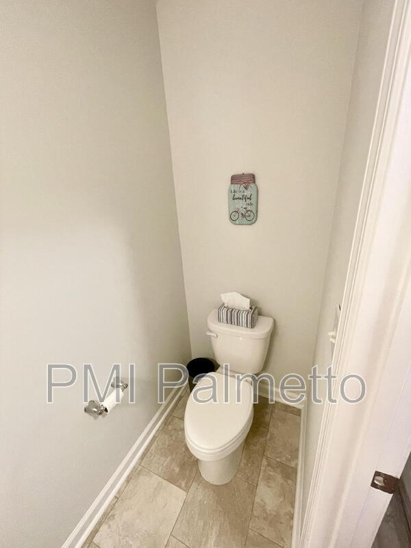 Building Photo - 633 Wooster Dr