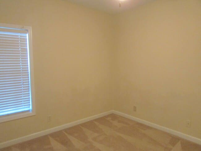 Building Photo - 908 Resort Cir
