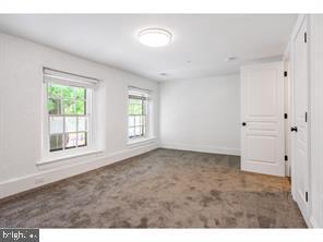 Building Photo - 8 N New St