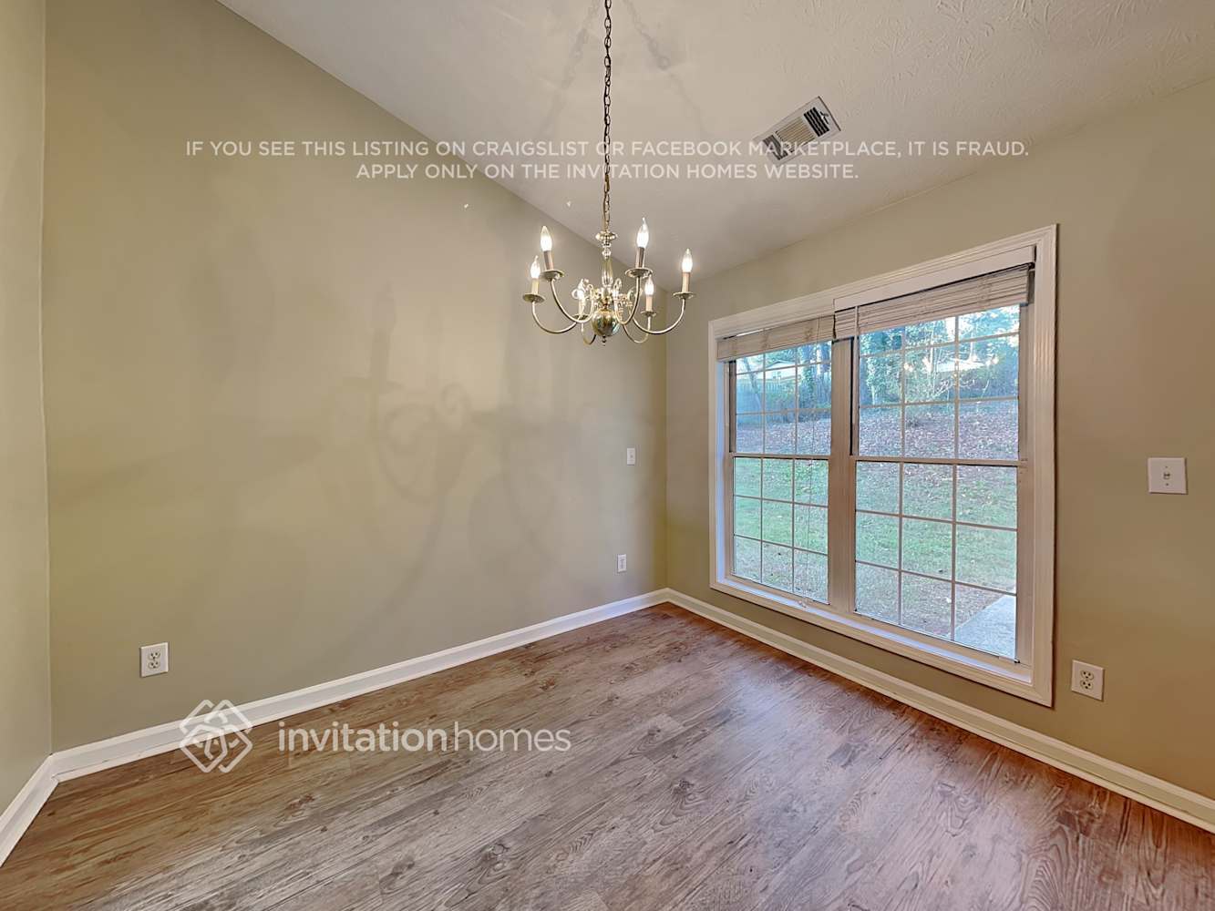 Building Photo - 2825 Maple Vista Ln SW