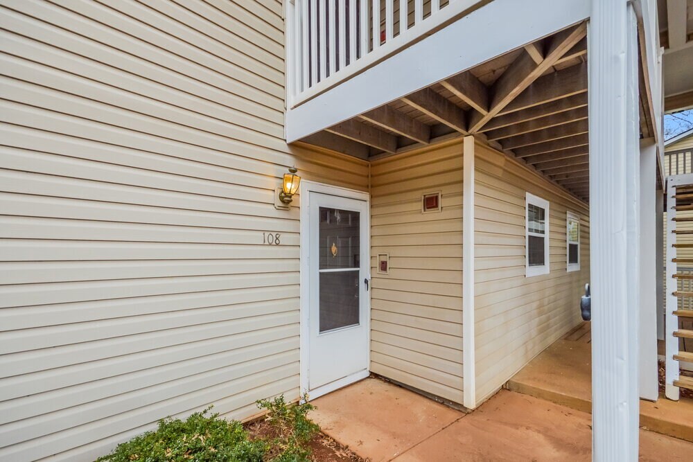 Building Photo - 108 Augusta Dr