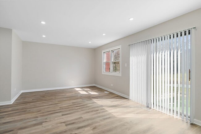 Building Photo - 2155 College Dr