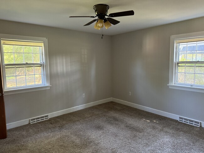 Building Photo - 7238 Bellspring Dr