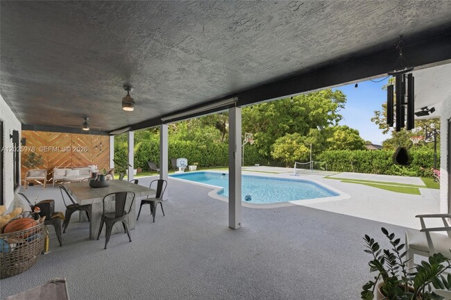Building Photo - 9935 Ramblewood Dr