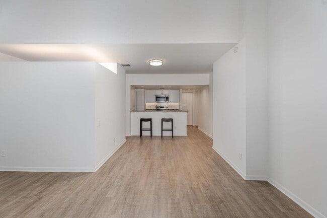 Building Photo - 133 W Locust St