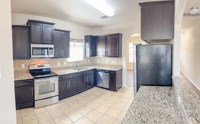 Building Photo - Available NOW!!!! Lovely 2 story home located in  Killeen, minutes from Ft. Cavazos, Hospitals an...