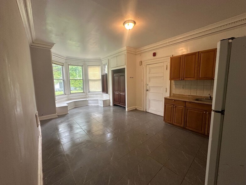 Primary Photo - 1205 Arrott St