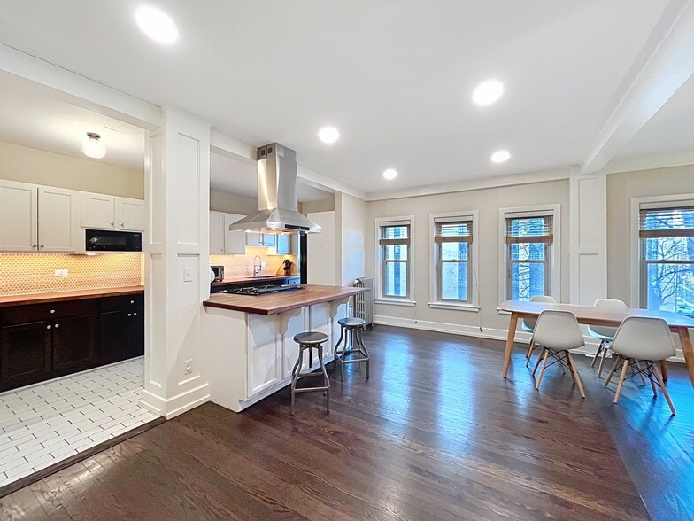 Building Photo - 2330 Euclid Heights Blvd