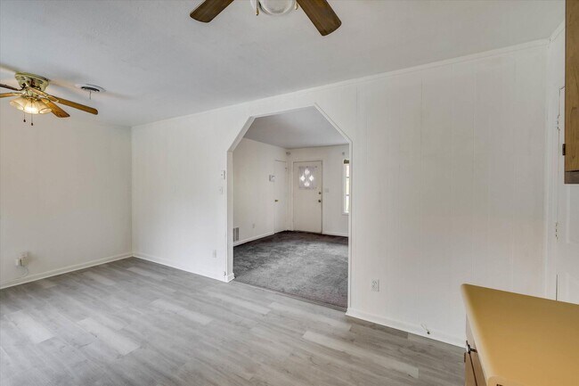 Building Photo - 2307 Hardwick Rd