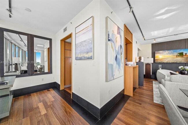 Building Photo - 101 20th St