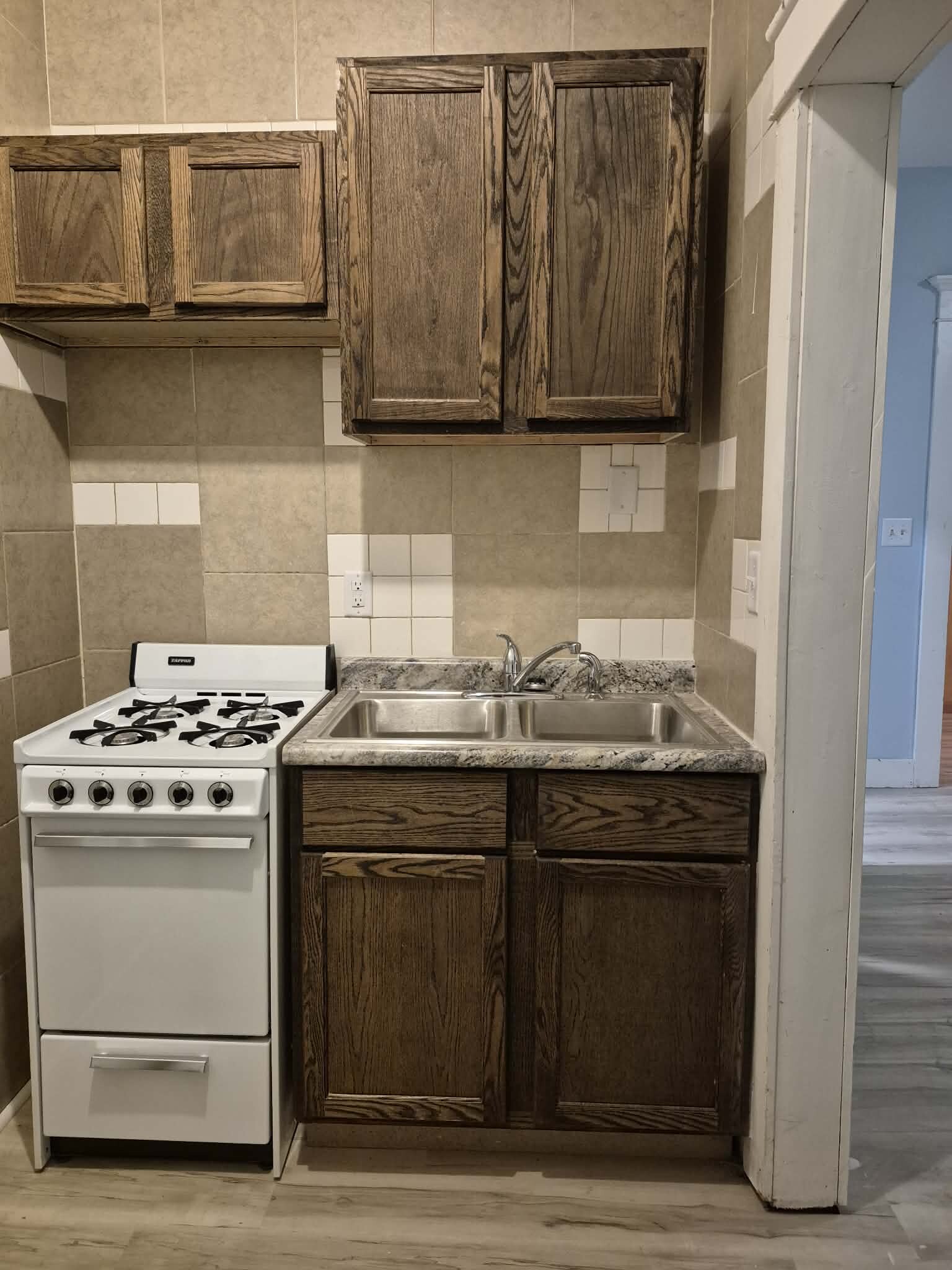 Building Photo - 603 N Lee St