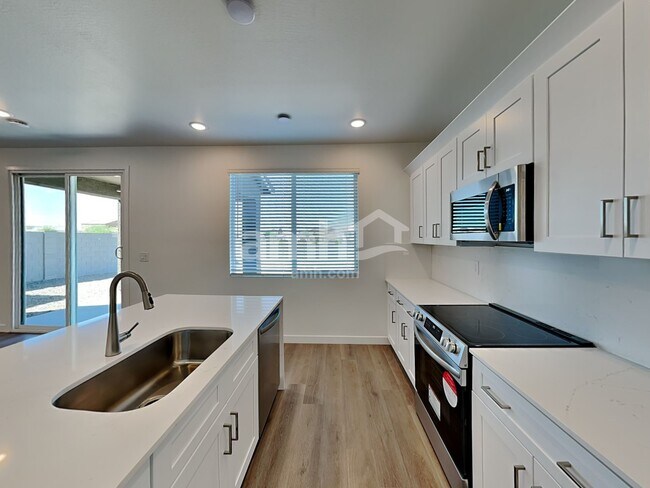 Building Photo - 4419 S 97th Dr