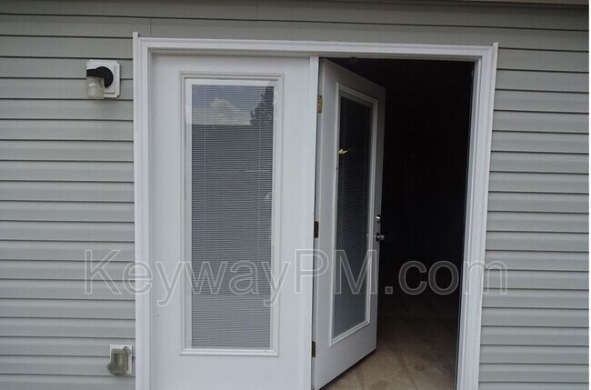 Building Photo - 5166 Aruba Cir