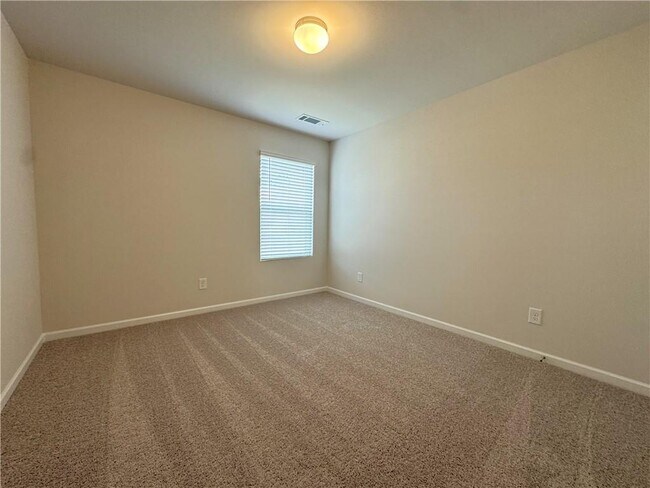 Building Photo - 273 Bloomfield Cir